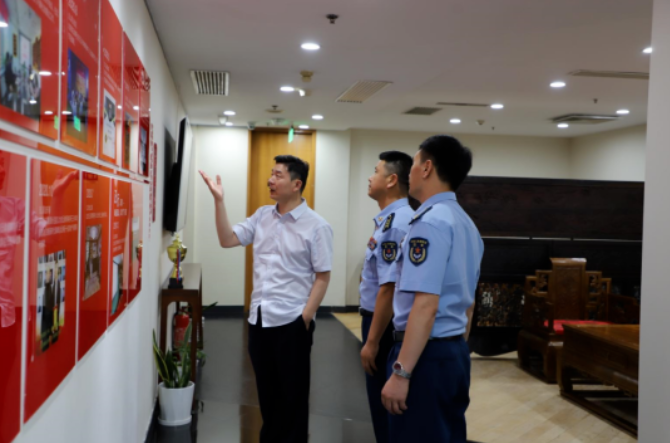 律所新聞|熱烈歡迎中部戰(zhàn)軍空軍93177部隊(duì)劉主任等人蒞臨京云律所指導(dǎo)工作