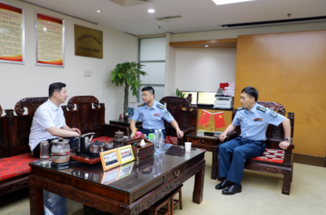 律所新聞|熱烈歡迎中部戰(zhàn)軍空軍93177部隊(duì)劉主任等人蒞臨京云律所指導(dǎo)工作